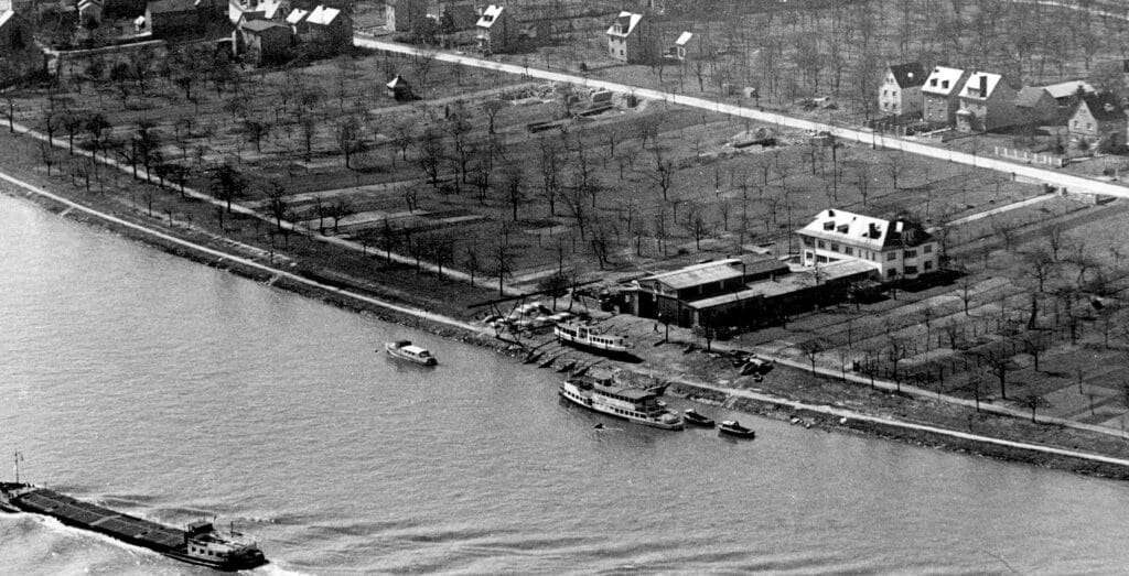 SCHOTTEL Wharf on the riverside of Spay 1935